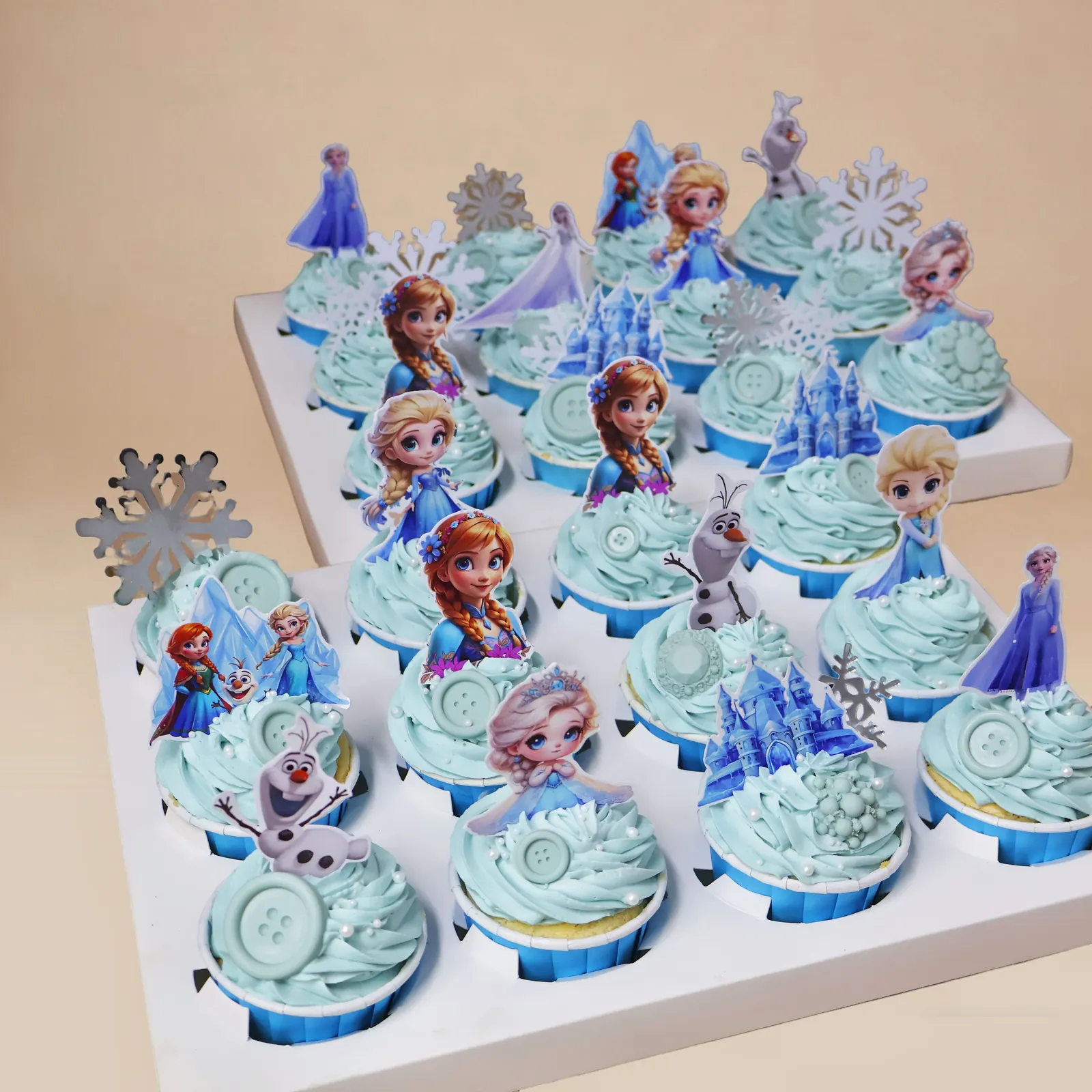 Frozen-themed cupcake