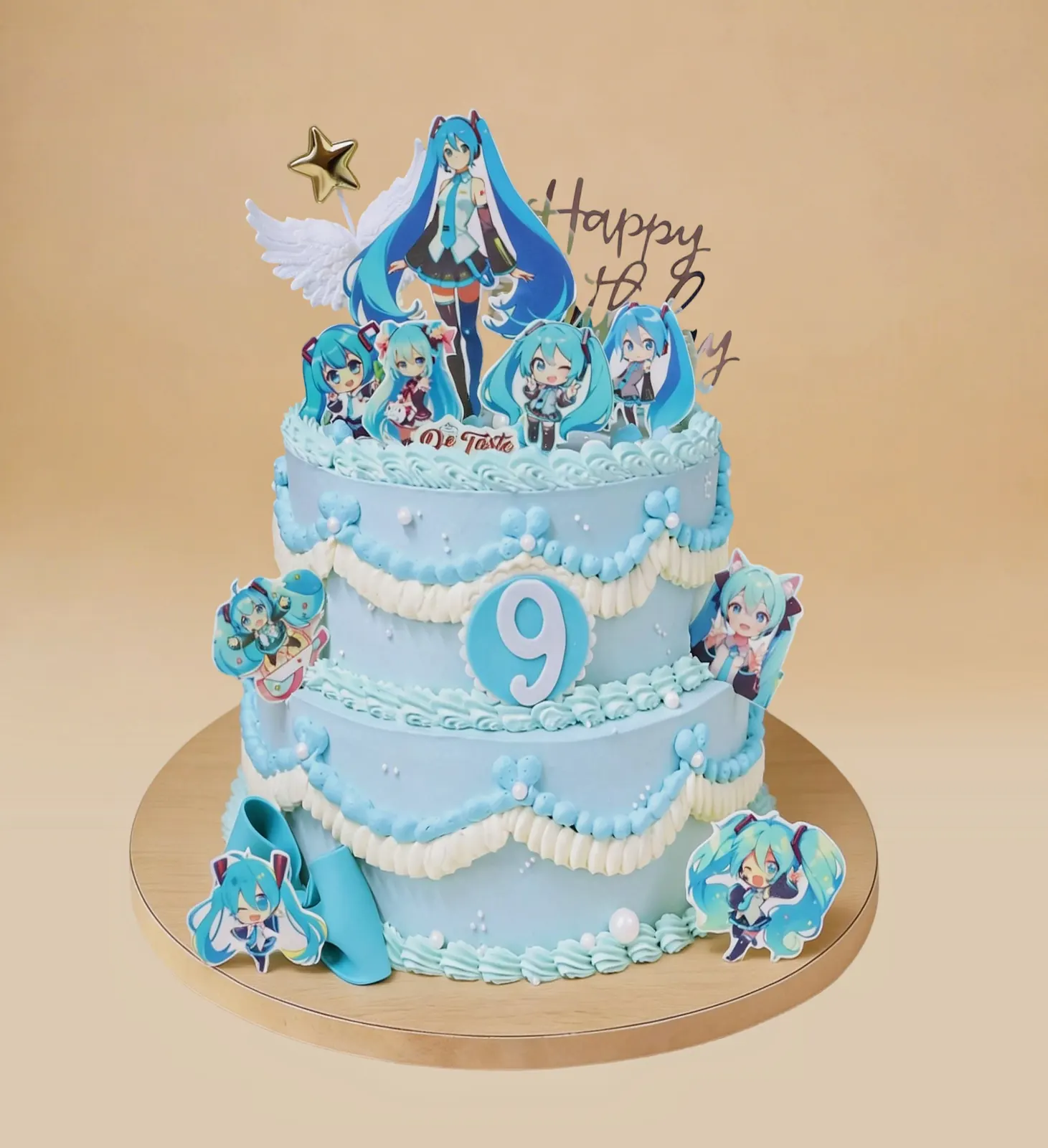 Hatsune Miku's Melodic Cake